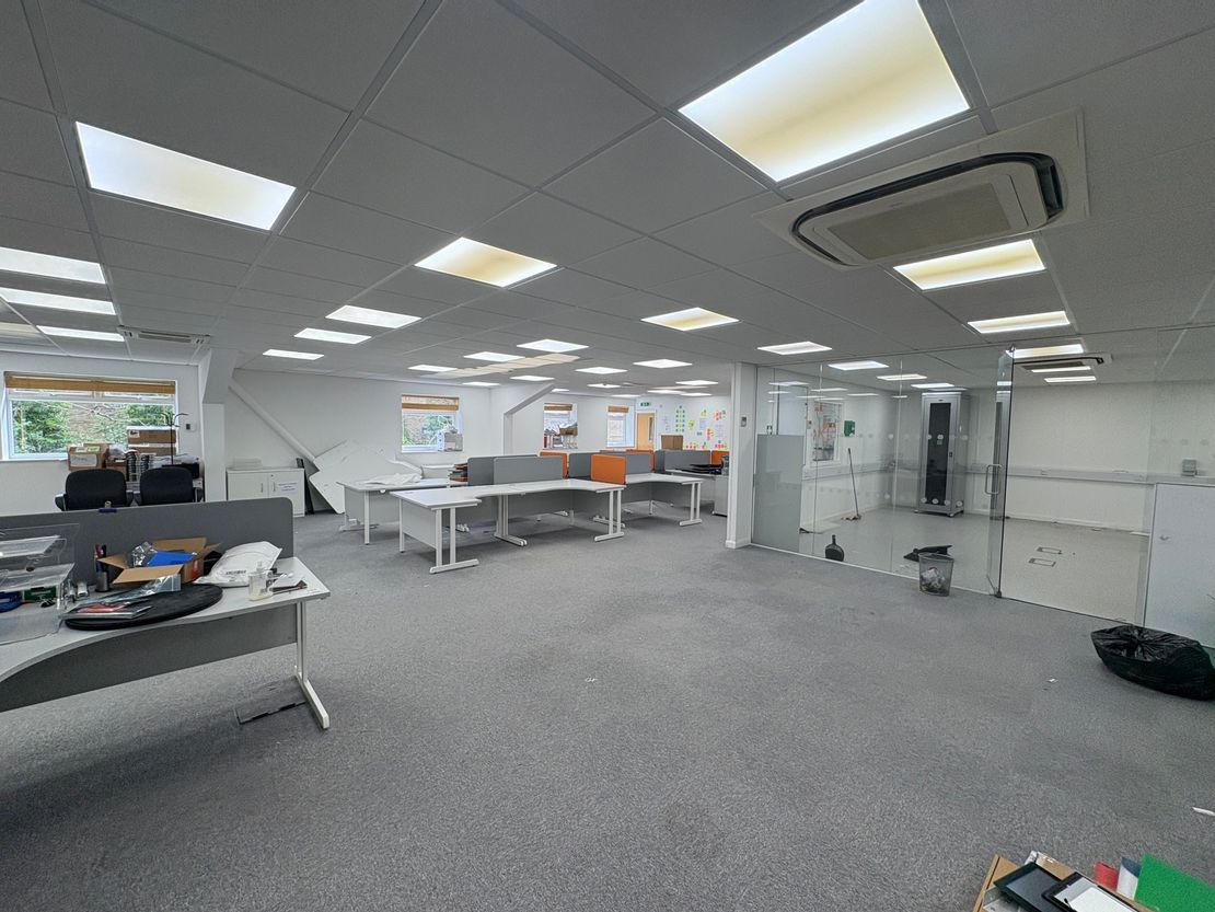 Unit 17 Petersfield Business Park, Bedford Road, Petersfield, Hampshire, GU32 3QA