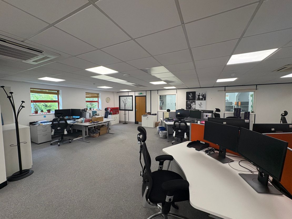 Unit 17 Petersfield Business Park, Bedford Road, Petersfield, Hampshire, GU32 3QA