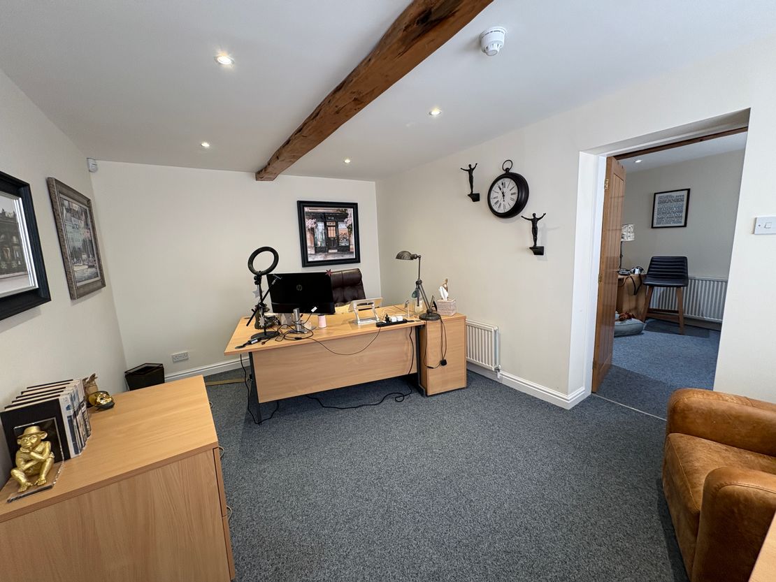 The Old Surgery @ The Barns Lane End Farm, Kelsall Road, Ashton Hayes, Cheshire, CH3 8BH