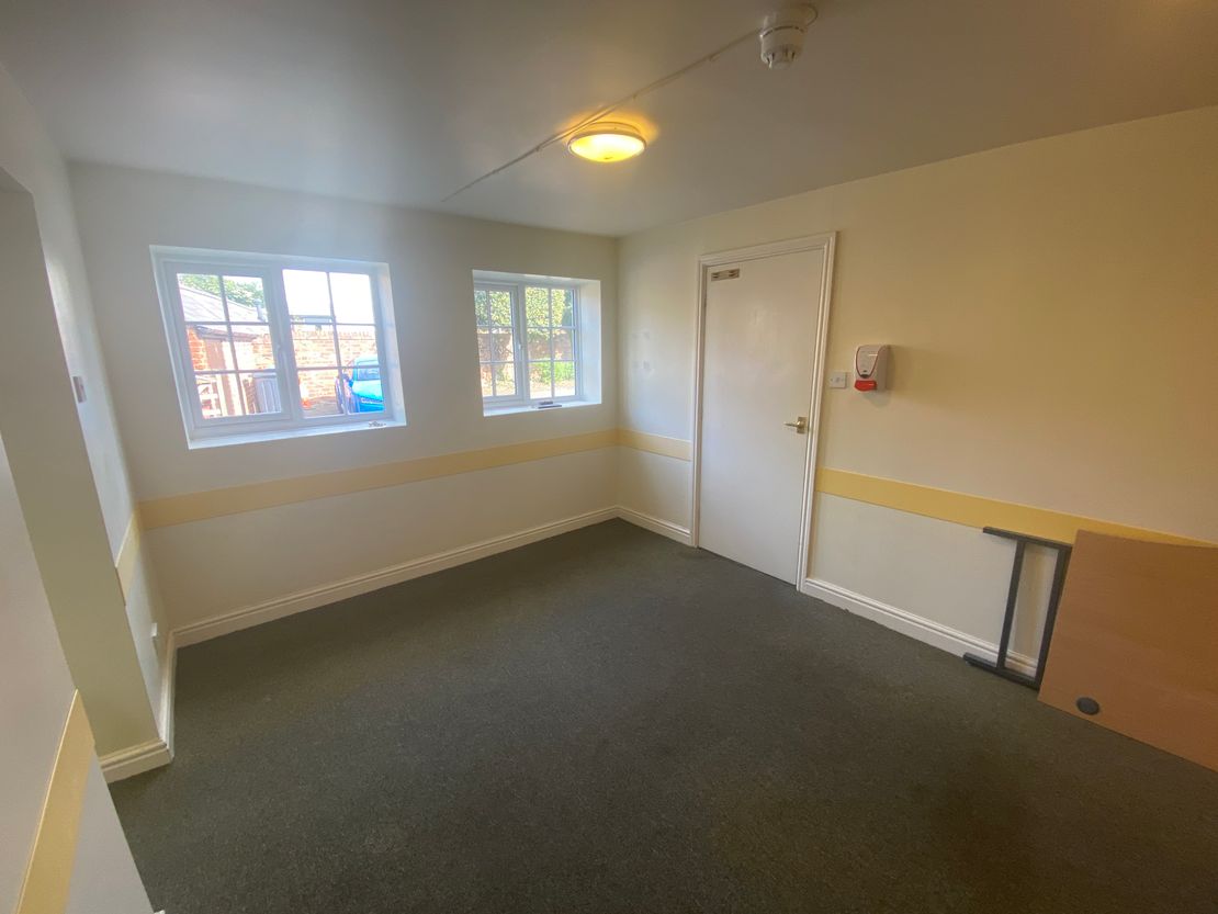 The Old Surgery @ The Barns Lane End Farm, Kelsall Road, Ashton Hayes, Cheshire, CH3 8BH