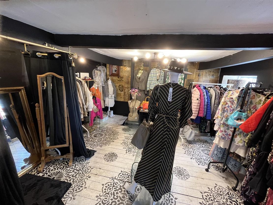 Commercial Investment, Oakham Town Centre LE15 6BH