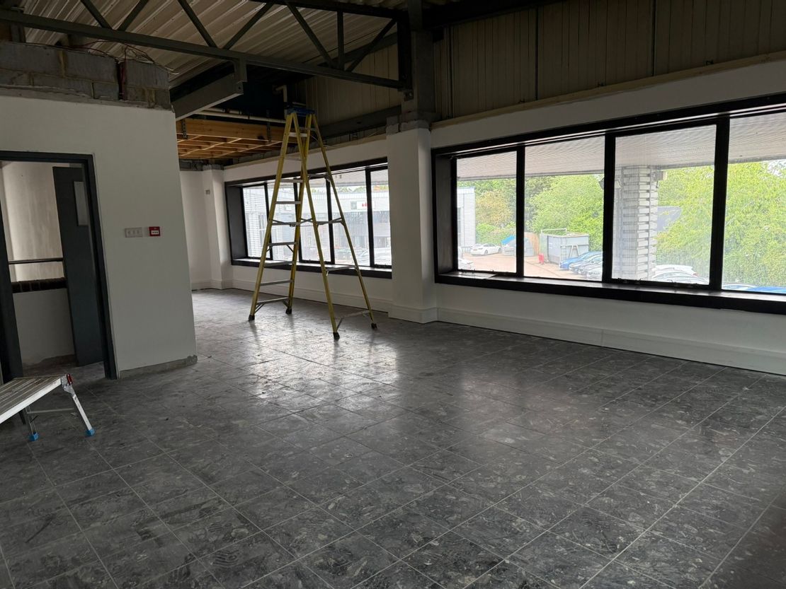 Unit 5 Dana Trading Estate, Transfesa Road, Paddock Wood, Tonbridge, Kent, TN12 6UT