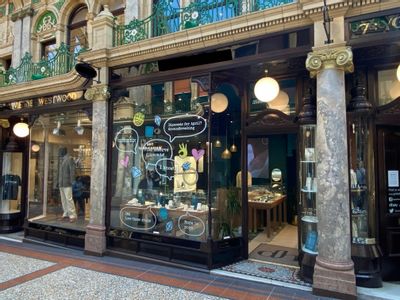 Property Image for 9 County Arcade, Leeds, LS1 6BW