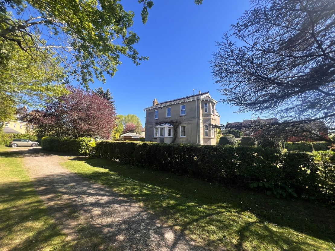 Dean Farm House (Lot A), Evesham Road, Bishops Cleeve, Cheltenham, Gloucestershire, GL52 8SA