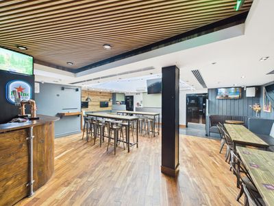Property Image for The Ghillie Dhu, 11-15 Burns Statue Square, Ayr, South Ayrshire, KA7 1SU