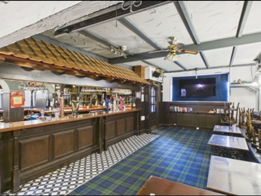Tannahills, 100 Neilston Road, Paisley, Renfrewshire, PA2 6EN