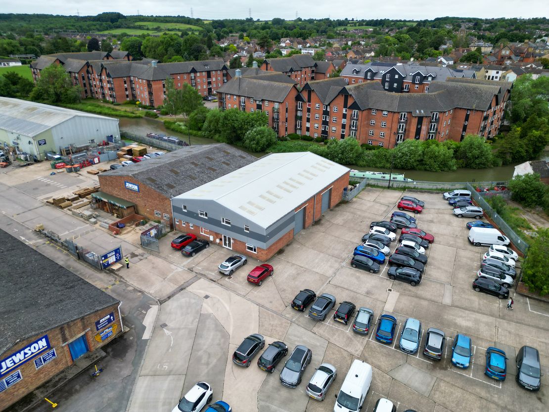 Unit 5, Leighton Road, Leighton Buzzard, Bedfordshire, LU7 1LA