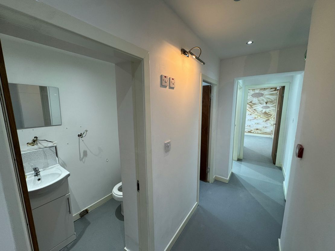 158 Albert Drive, Glasgow, G41 2NG