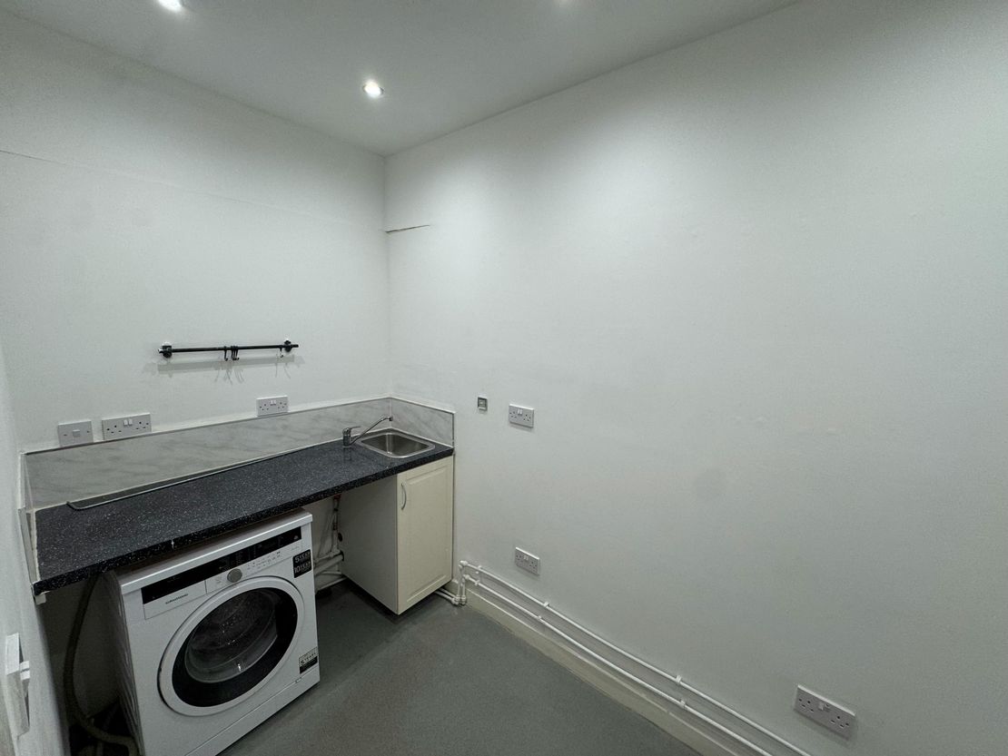 158 Albert Drive, Glasgow, G41 2NG