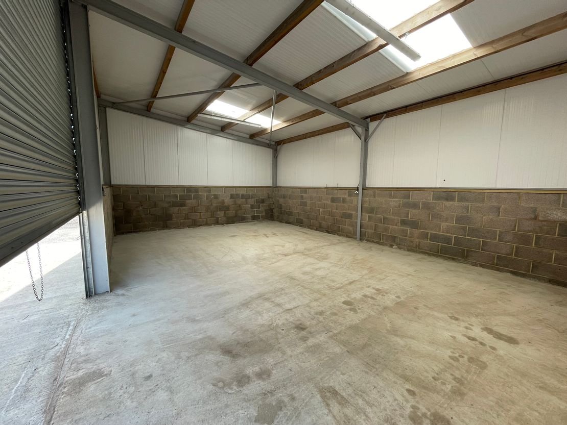 Unit 1 Peashell Farm, Curbridge, Witney, Oxfordshire, OX29 7NZ
