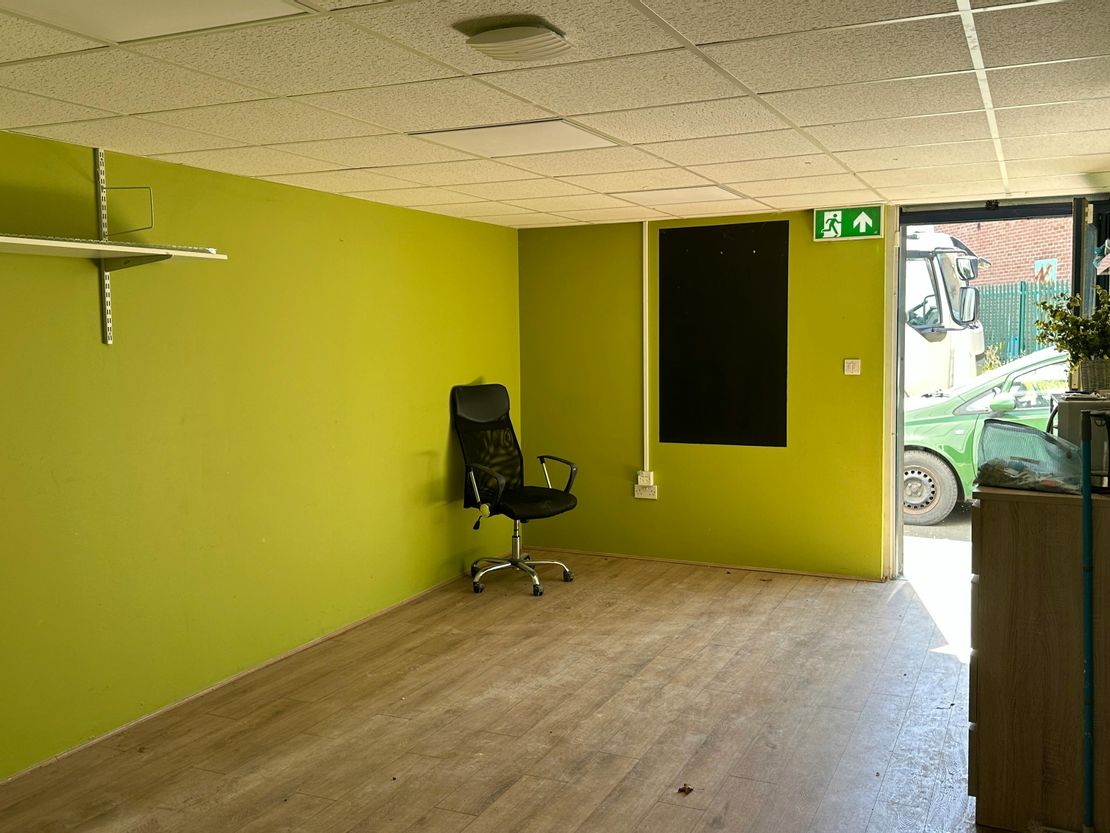 Lythalls Lane Industrial Estate, Lythalls Lane, Coventry, CV6 6FL