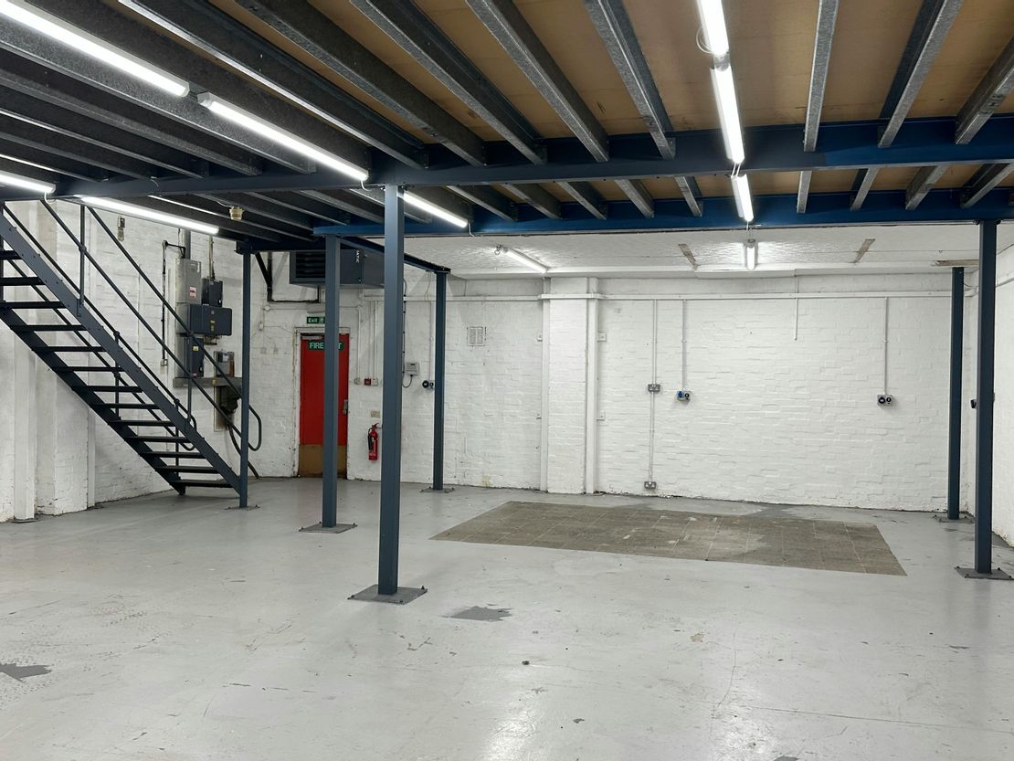 Lythalls Lane Industrial Estate, Lythalls Lane, Coventry, CV6 6FL