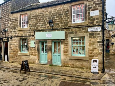 Property Image for Unit 8 - Portland Square Shopping Centre, Water Street, Bakewell, DE45 1EU
