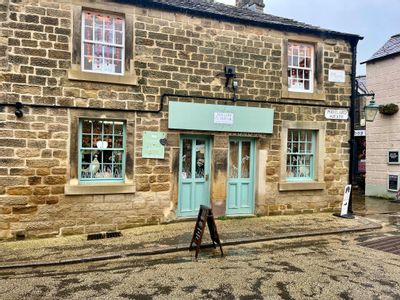 Property Image for Unit 8 - Portland Square Shopping Centre, Water Street, Bakewell, DE45 1EU