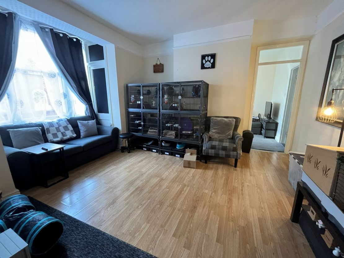 35 Hamilton Road, Felixstowe, Suffolk, IP11 7BB