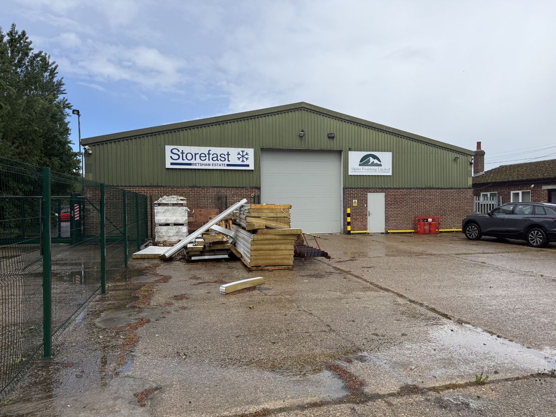 1 Storefast Estate, Park Corner Road, Southfleet, Gravesend, Kent, DA13 9LJ