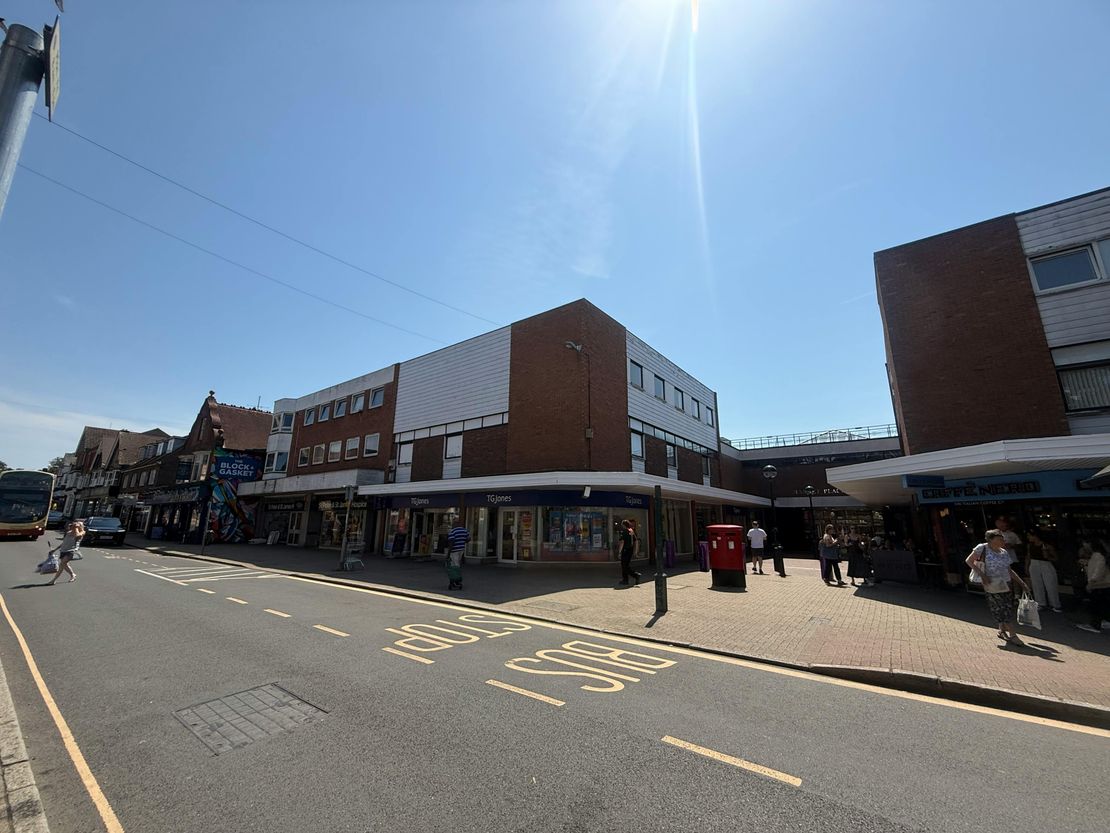 27 Church Road, Burgess Hill, RH15 9BB