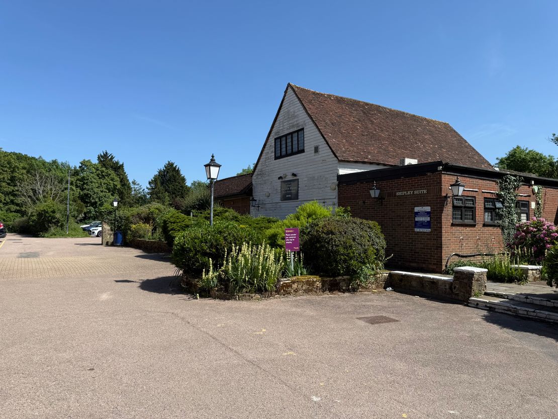 Gatwick Manor, London Road, Crawley, RH10 9ST