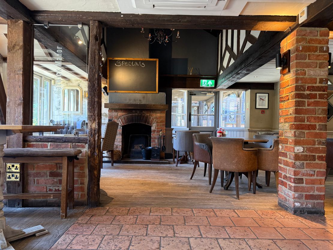Gatwick Manor, London Road, Crawley, RH10 9ST