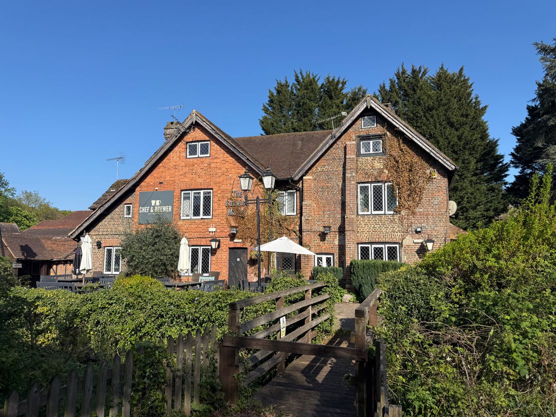 Gatwick Manor, London Road, Crawley, RH10 9ST