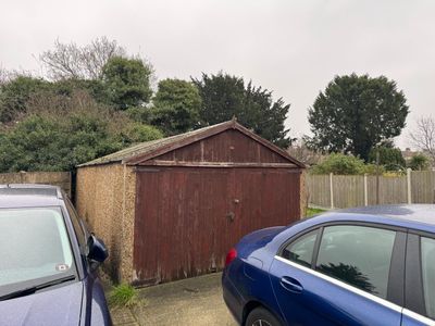Property Image for 106 Charter Avenue, Ilford, Ilford, Essex, IG2 7AD