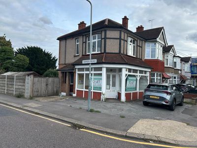 Property Image for 106 Charter Avenue, Ilford, Ilford, Essex, IG2 7AD