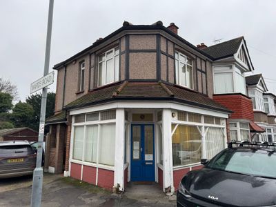 Property Image for 106 Charter Avenue, Ilford, Ilford, Essex, IG2 7AD