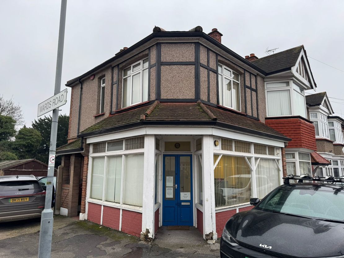 106 Charter Avenue, Ilford, Ilford, Essex, IG2 7AD