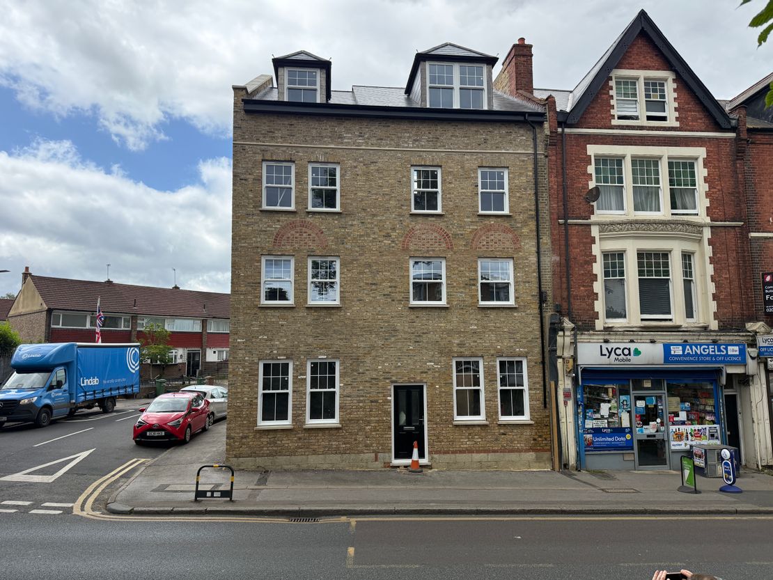84 Manor Road, Wallington, Surrey, SM6 0AD