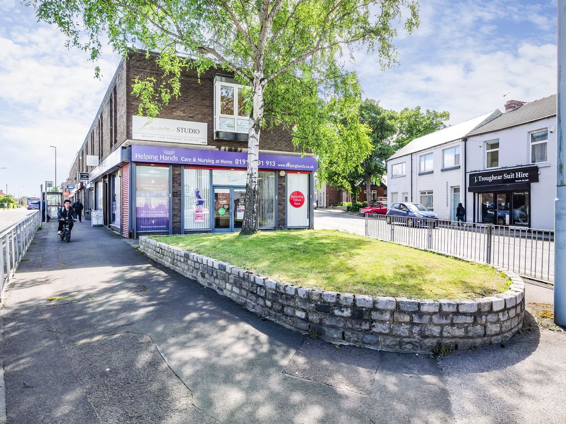 Gilesgate Shopping Centre, Sunderland Road, Duham, DH1 2LH