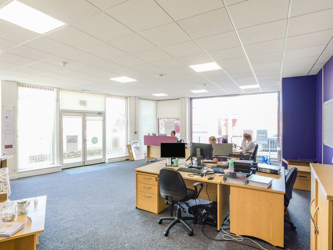 Gilesgate Shopping Centre, Sunderland Road, Duham, DH1 2LH