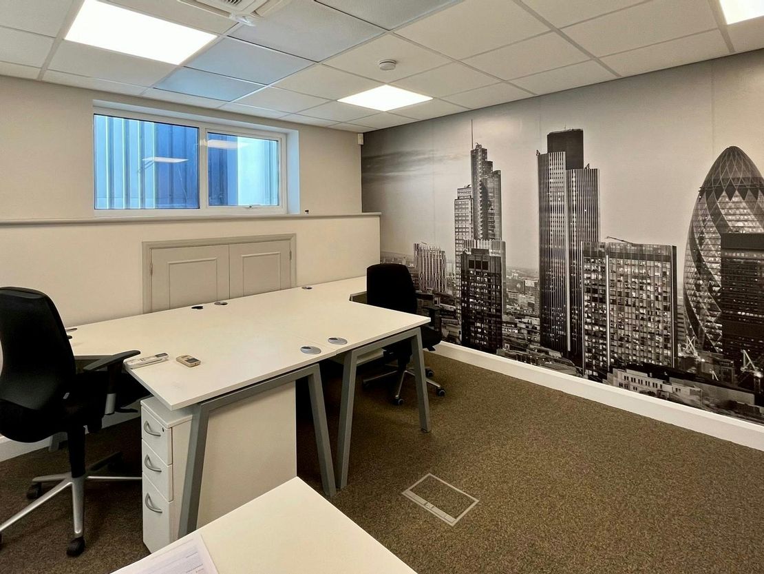 First Floor 4 The Circuit Centre, Avro Way, Weybridge, KT13 0YT
