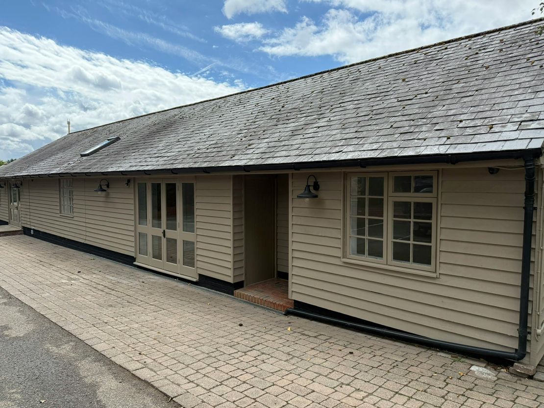 Hockley Lands Estate, Worplesdon, Guildford, GU3 3RJ