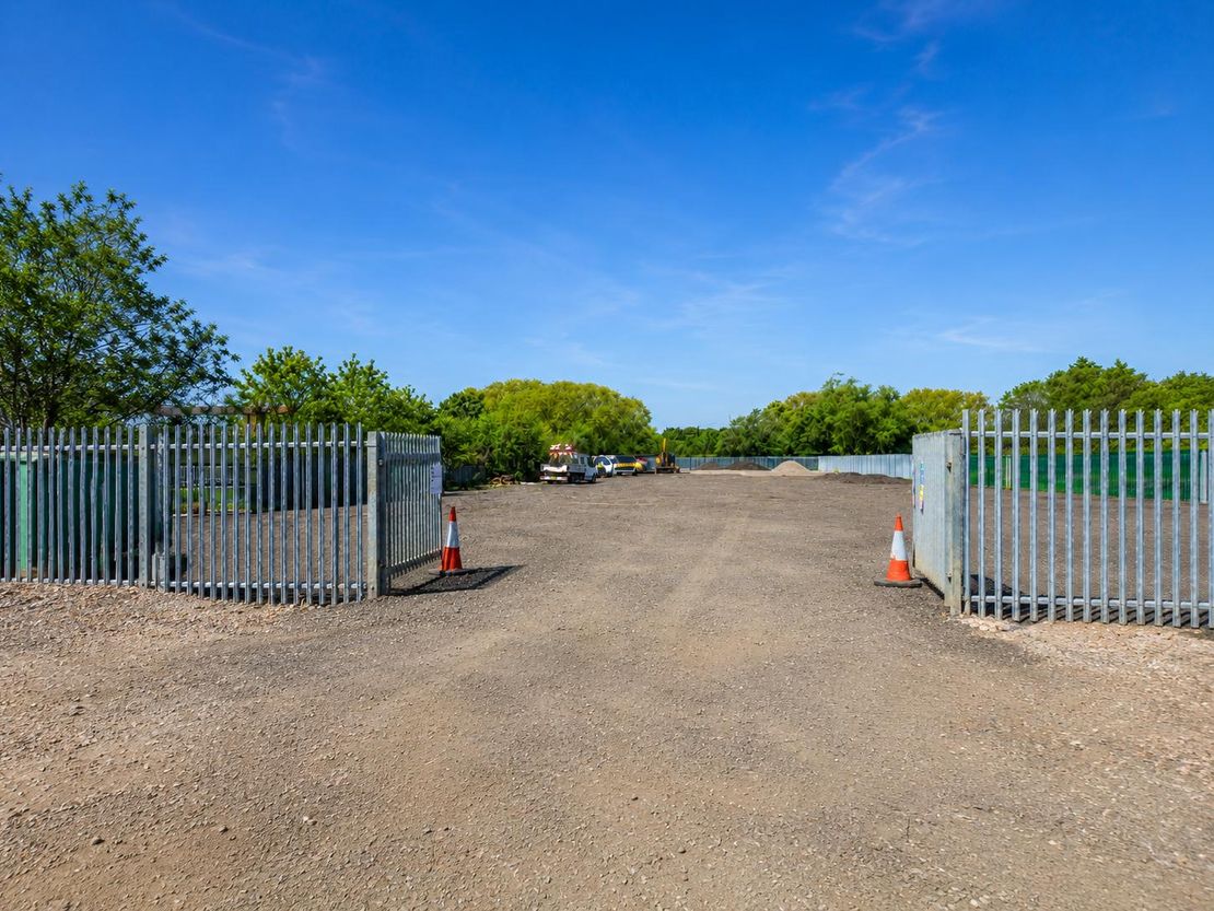Land At The Ridgeway Business Park, The Ridgeway, Blunham, Bedford, Bedfordshire, MK44 3DE