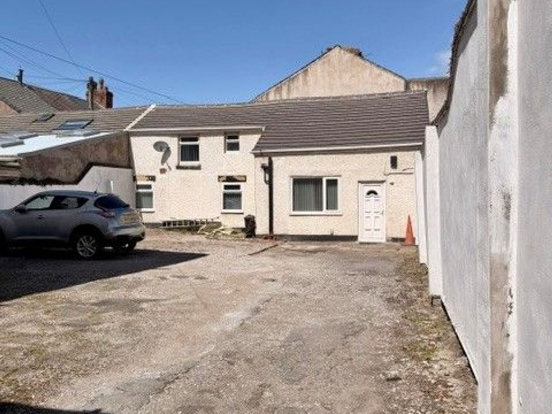 Sharn Bek, 24 Alexandra Road, Blackpool, FY1
