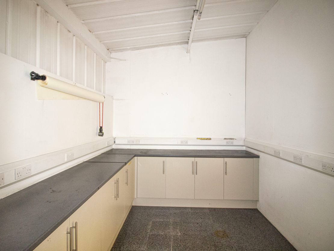 Unit 5 Union Buildings, Wallingford Road, Uxbridge, UB8 2FR