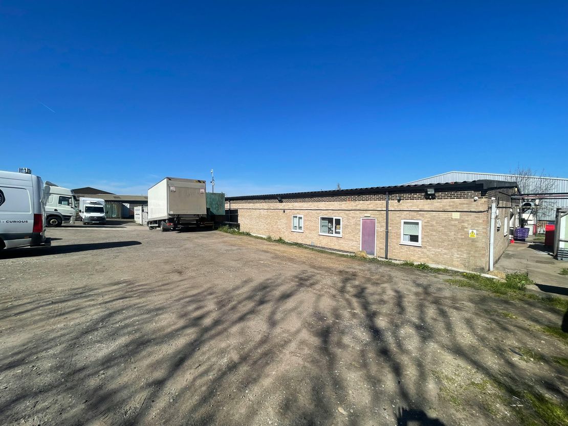 Unit 1 Lotherton Way, Leeds, LS25 2JY