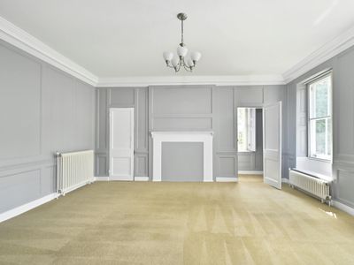 Property Image for Norheads House, 14 Glovers Close, Westerham, TN16 3GA