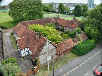 Property Image for Heath Barn, St. Johns Road, Boxmoor, Hemel Hempstead, Hertfordshire, HP1 1NP