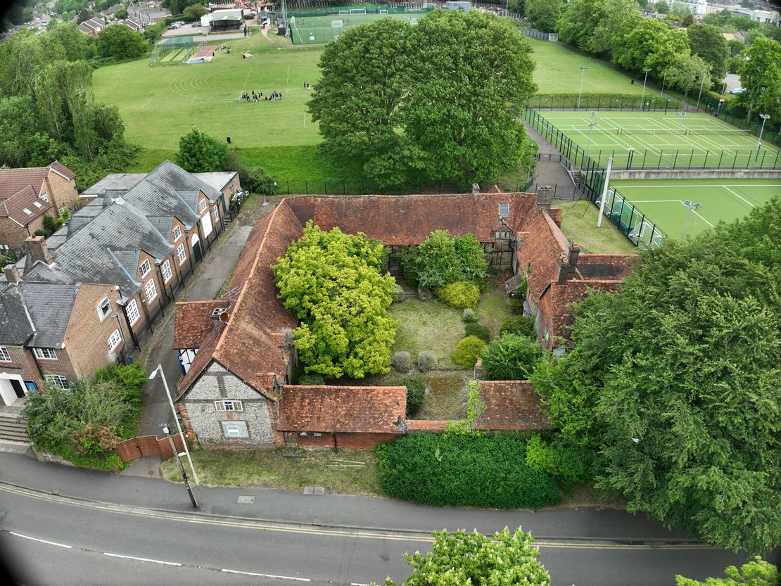Heath Barn, St. Johns Road, Boxmoor, Hemel Hempstead, Hertfordshire, HP1 1NP