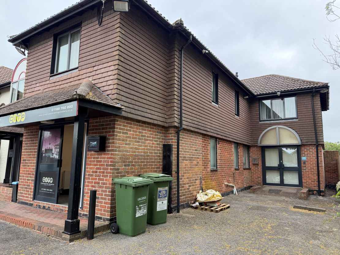 14-16 Mulfords Hill, Tadley RG26 3JA
