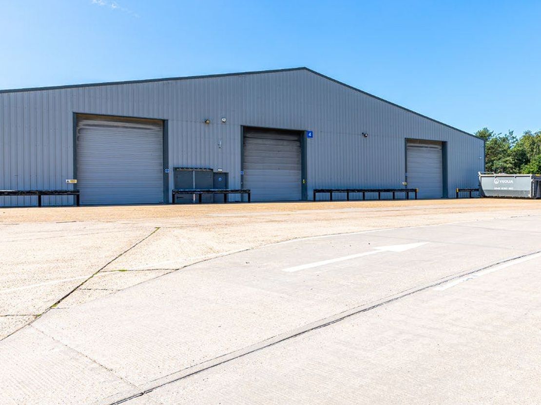Johnston Quarter, Harling road, Snetterton, NR16 2JU
