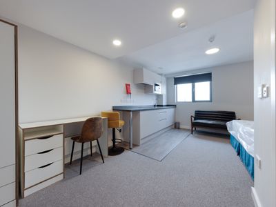 Property Image for Cleveland Studios, Wolverhampton, WV1 3BF