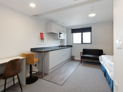 Property Image for Cleveland Studios, Wolverhampton, WV1 3BF