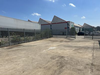 Property Image for Yard 4, Leagrave Road, Luton, Bedfordshire, LU3 1RJ
