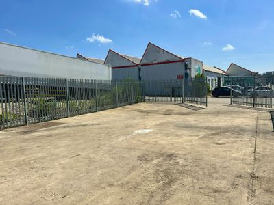 Property Image for Yard 4, Britannia Estate, Leagrave Road, Luton, LU3 1RJ