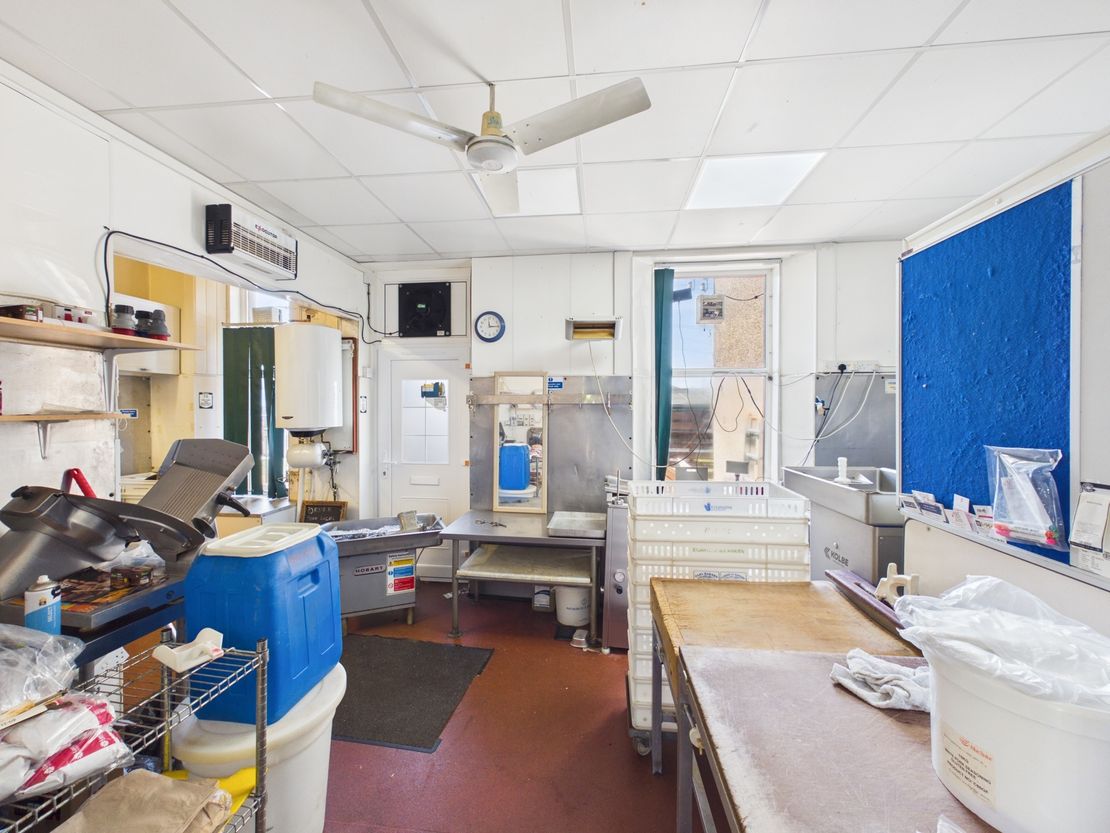 6 Commercial Crescent, Ladybank, Fife, KY15 7JU