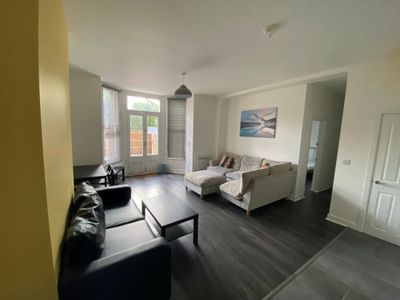 Property Image for 8 Sherwood Rise, Nottingham, Nottingham, Nottinghamshire, NG7 6JF