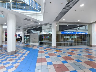 Property Image for Unit 7 The Octagon Shopping Centre, Unit 7 The Octagon Shopping Centre, Burton on Trent, Derbyshire, DE14 3TN