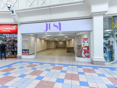 Property Image for Unit 16 The Octagon Shopping Centre, Unit 16 The Octagon Shopping Centre, Burton on Trent, Derbyshire, DE14 3TN